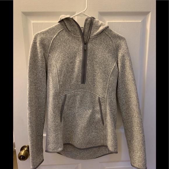 lululemon athletica Sweaters - NWOT Lululemon fleece and thank you pullover